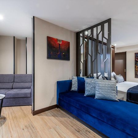 Aprilis Deluxe Hotel イスタンブール エクステリア 写真
