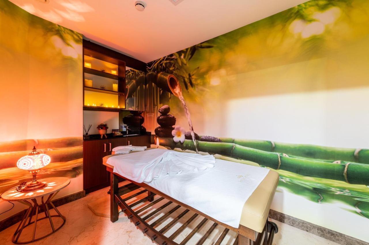 Aprilis Deluxe Hotel イスタンブール エクステリア 写真
